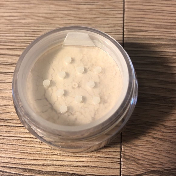 Bronzer & Setting powder bundle! - Picture 7 of 7